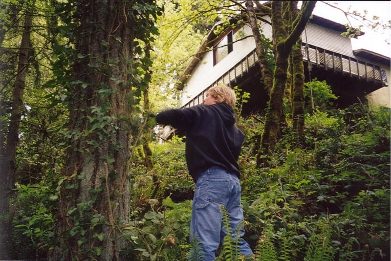 Volunteer removing Ivy fox creek rainier oregon